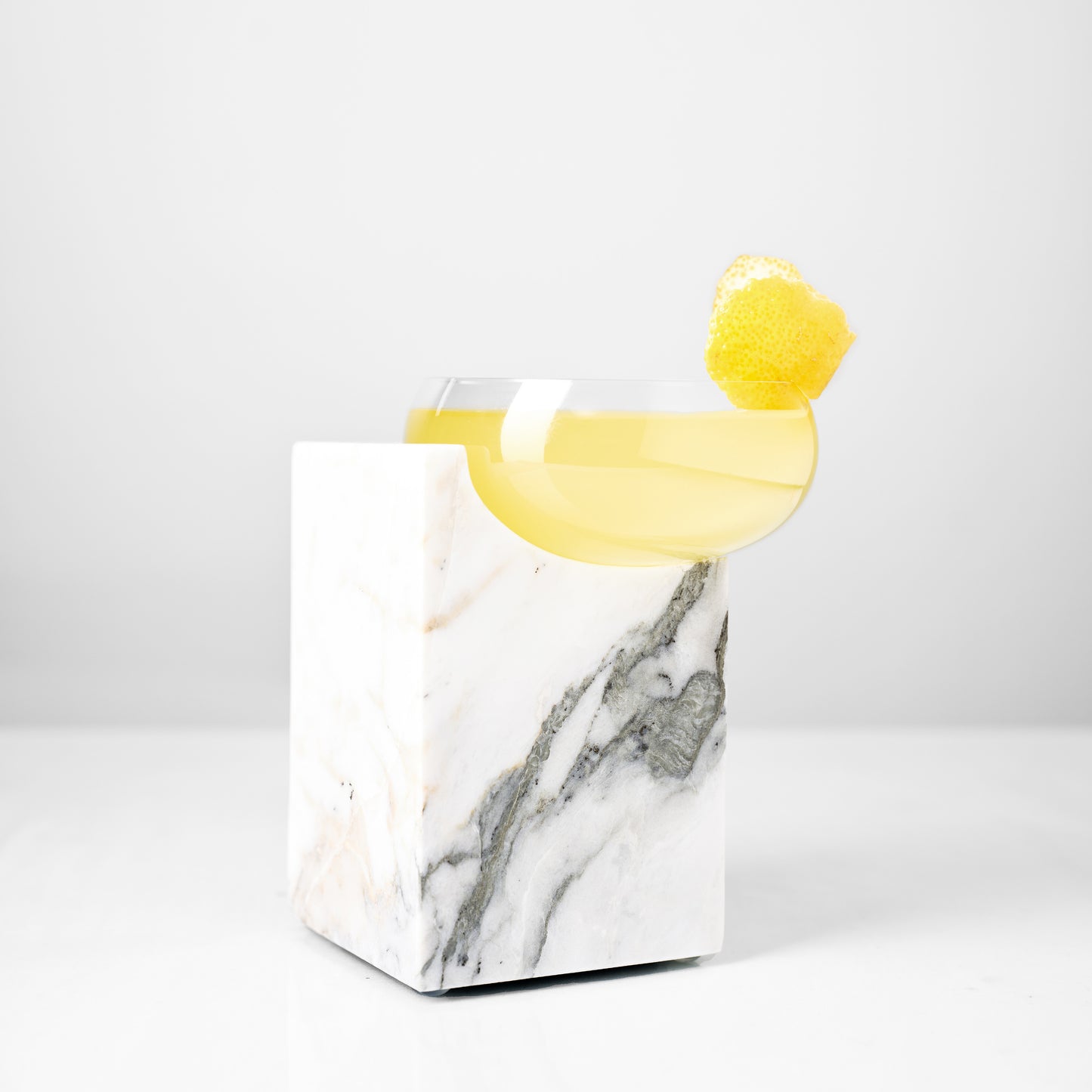 CLIFFHANGER COCKTAIL GLASS - TERRA CALACATTA