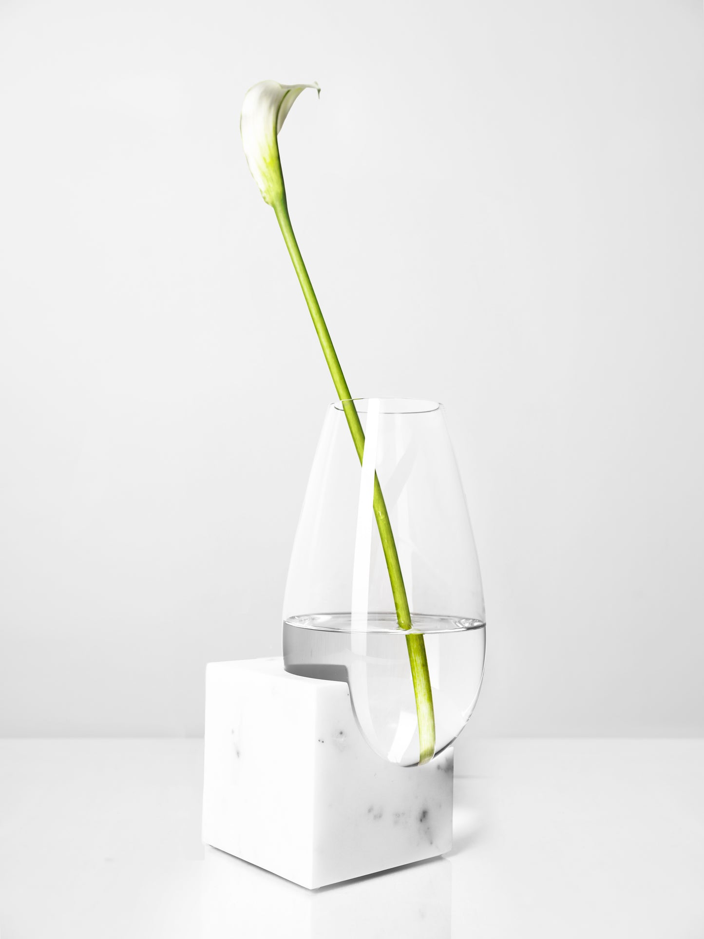 CLIFFHANGER VASE - CALACATTA CARRARA MARBLE