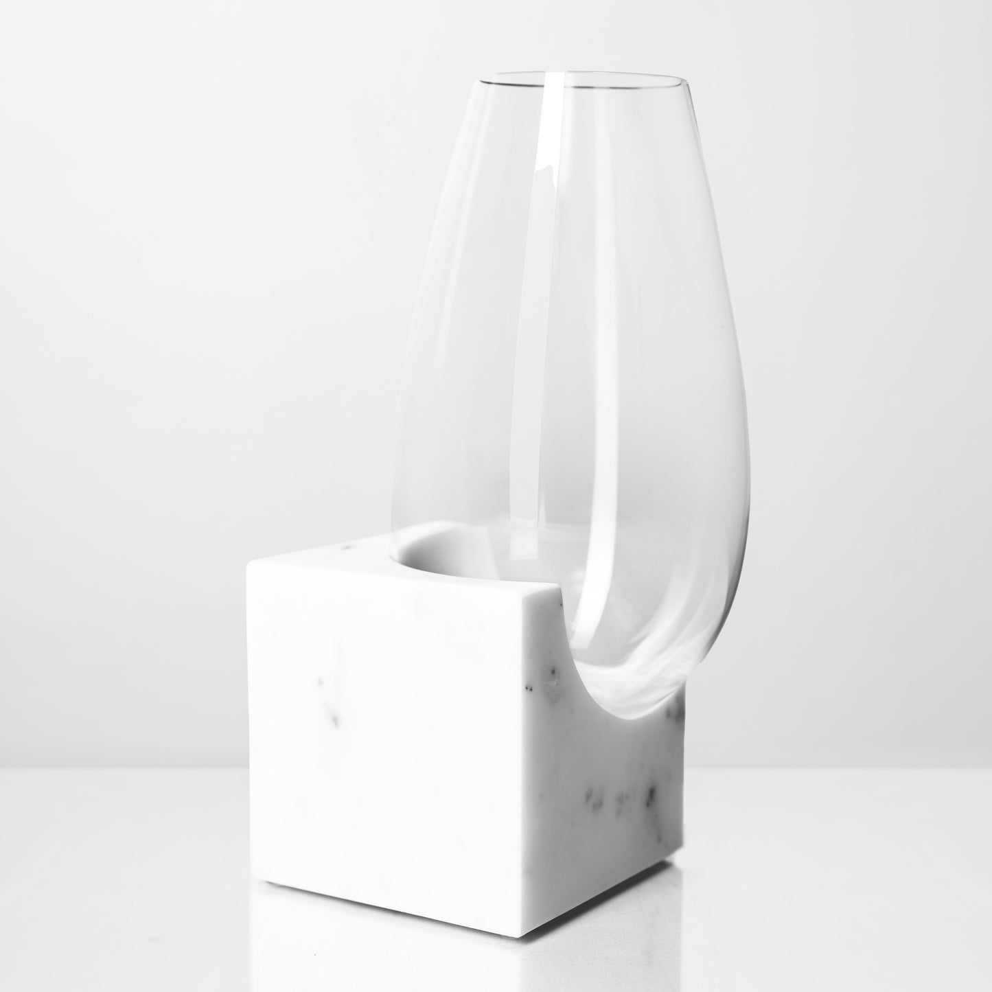 CLIFFHANGER VASE - CALACATTA CARRARA MARBLE