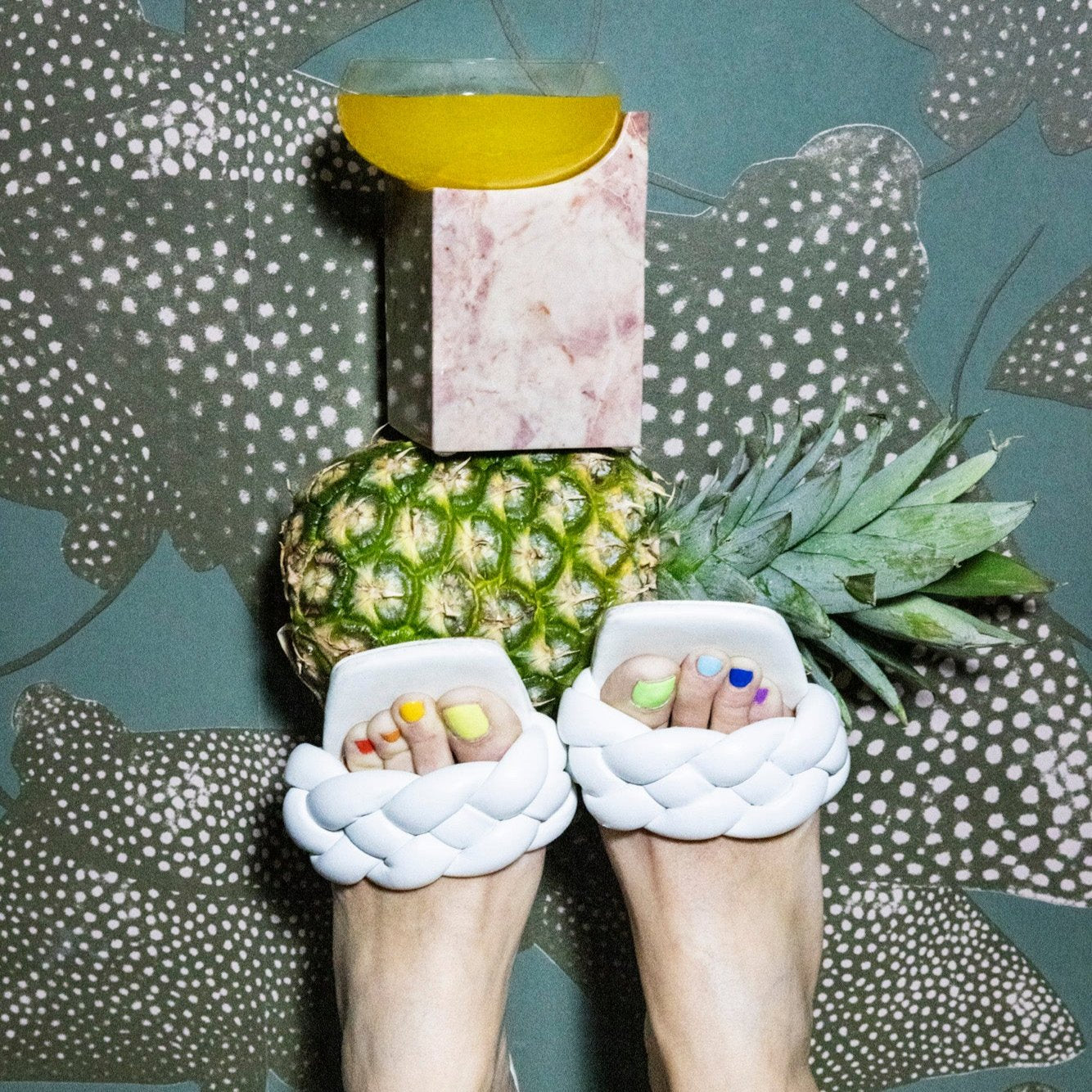 CLIFFHANGER COCKTAIL GLASS - PINK MARBLE