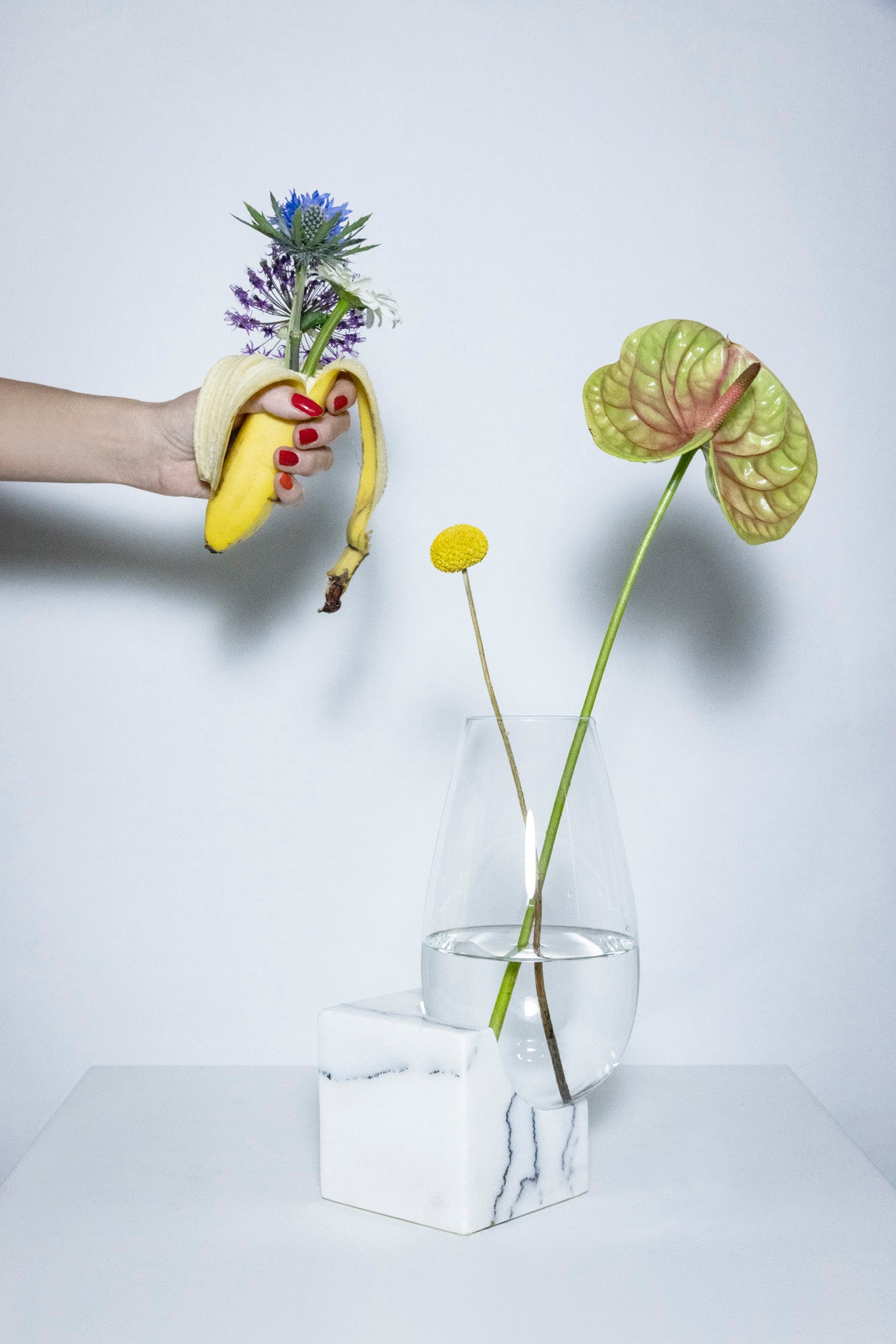 CLIFFHANGER VASE - WHITE MARBLE