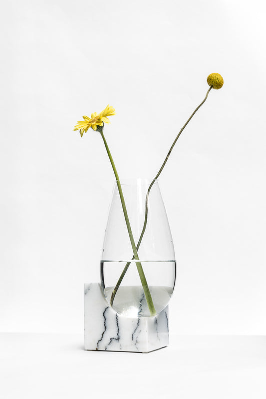 CLIFFHANGER VASE - WHITE MARBLE