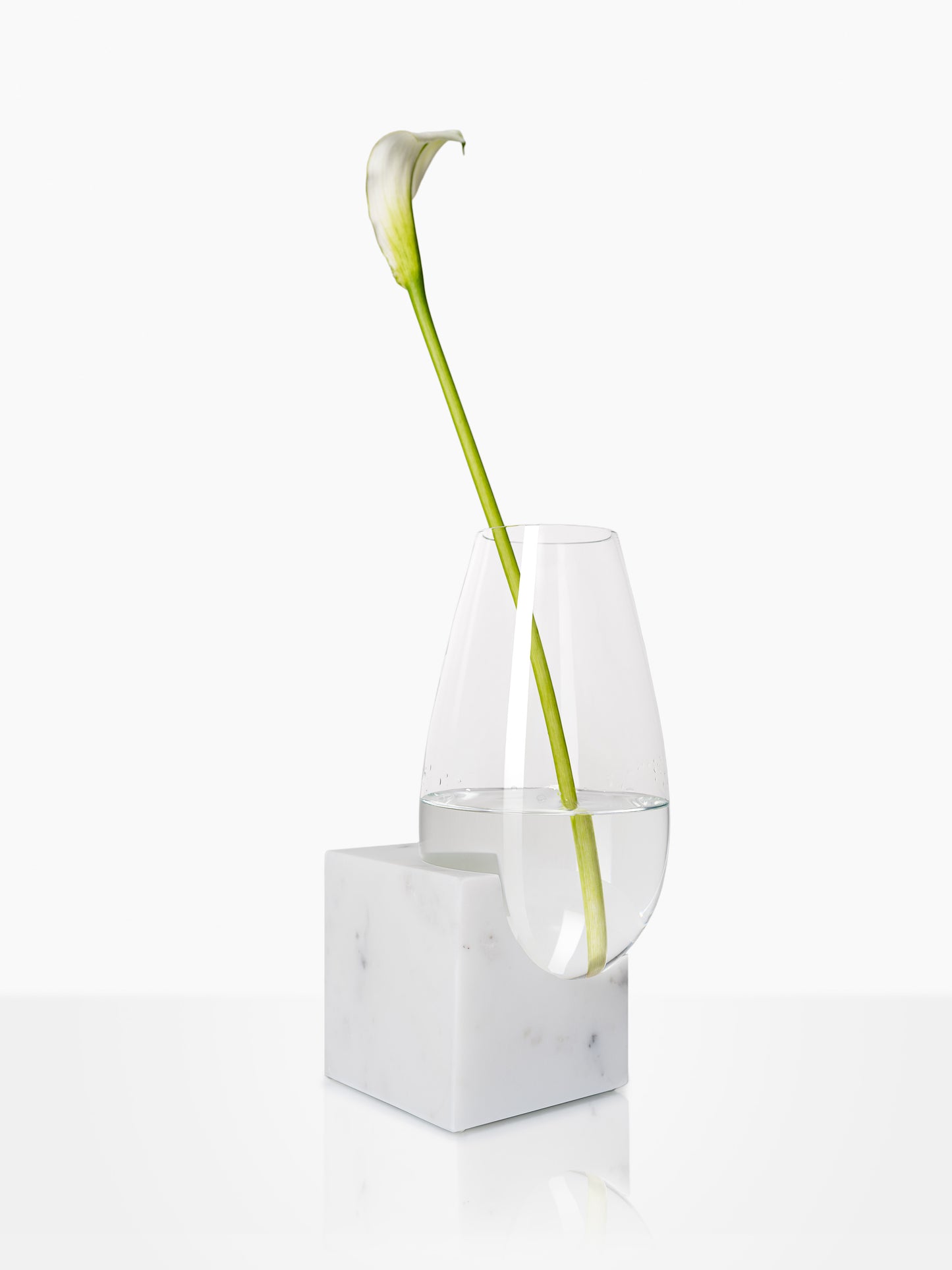 CLIFFHANGER VASE - CALACATTA CARRARA MARBLE