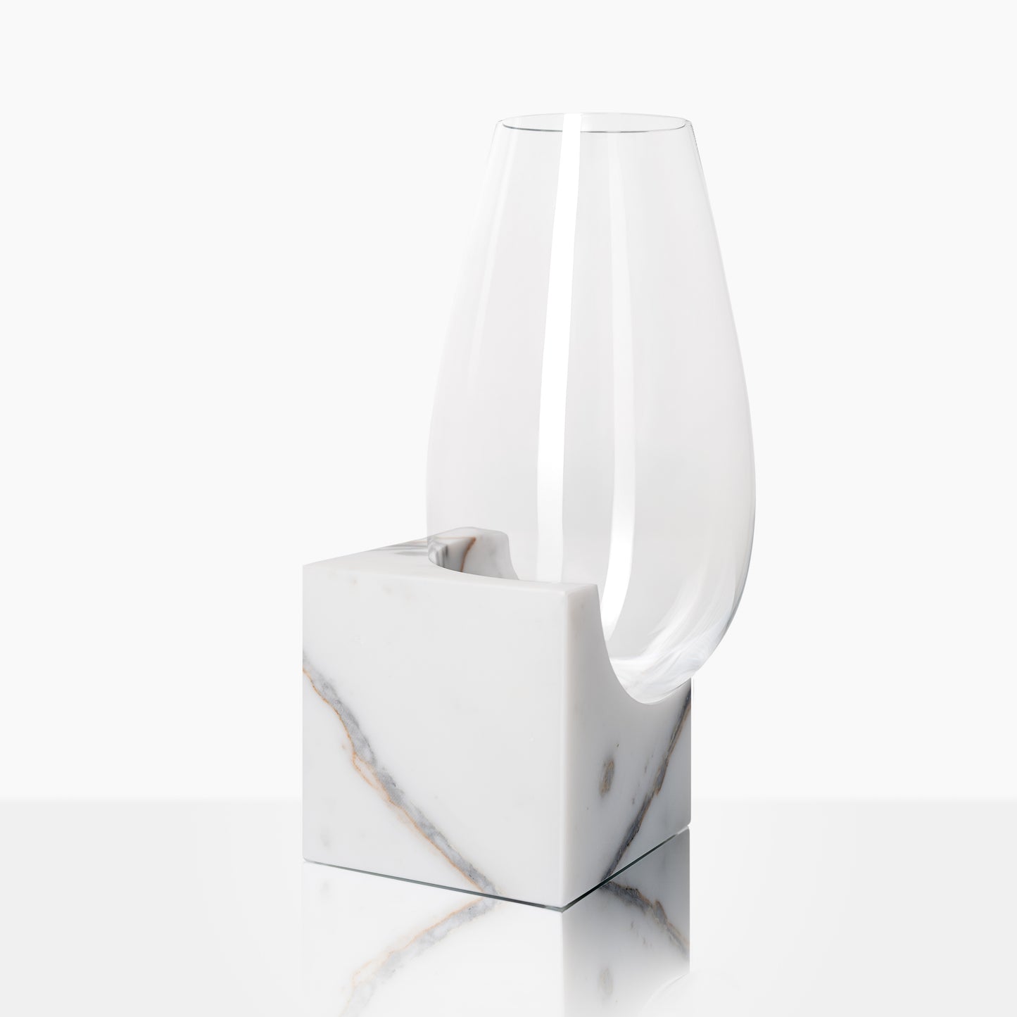 CLIFFHANGER VASE - TERRA CALACATTA