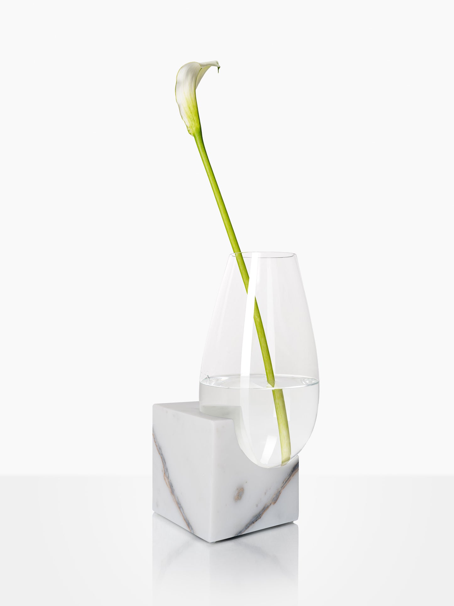 CLIFFHANGER VASE - TERRA CALACATTA