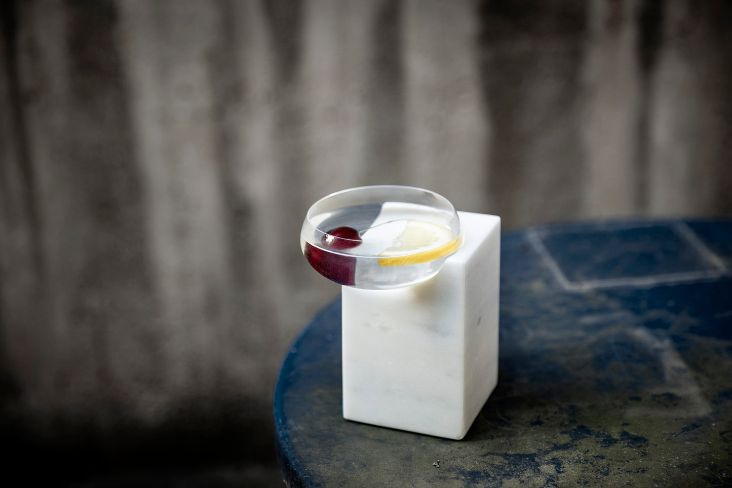 CLIFFHANGER COCKTAIL GLASS - BIANCO