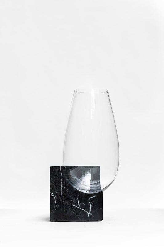 CLIFFHANGER VASE - BLACK MARBLE