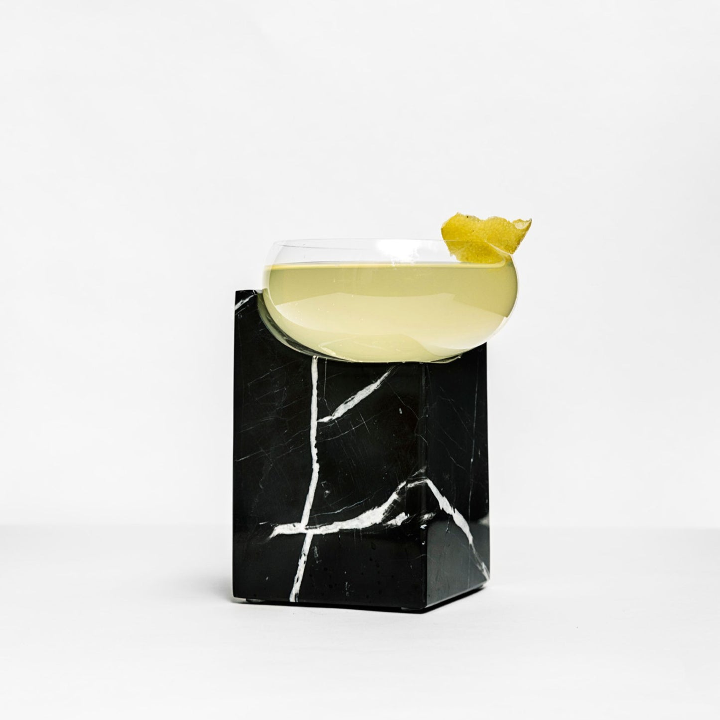 CLIFFHANGER COCKTAIL GLASS - BLACK MARBLE