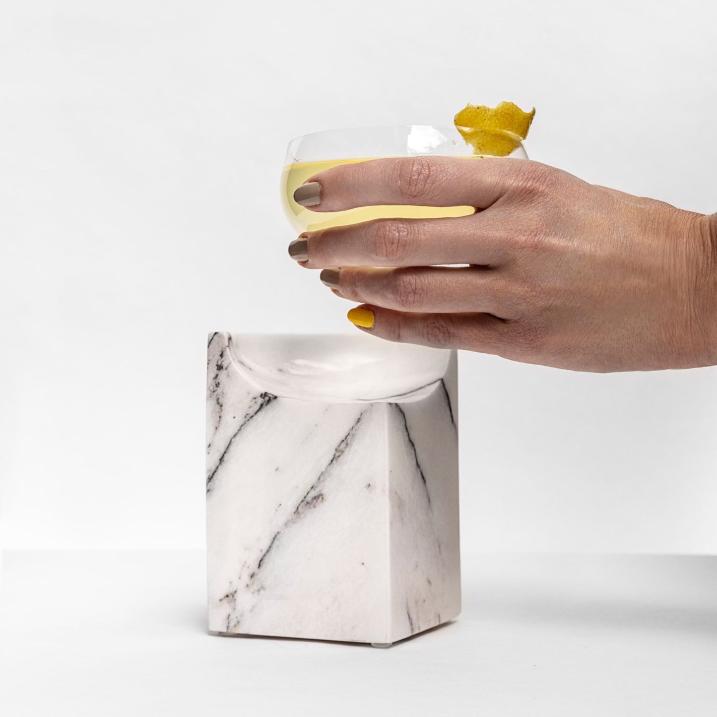 CLIFFHANGER COCKTAIL GLASS - WHITE MARBLE